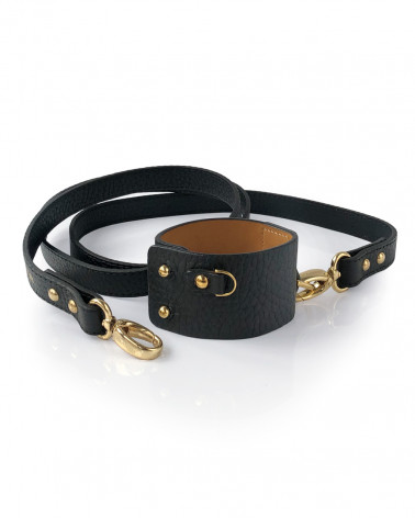 Discover the new trend: dog leash and bracelet in one.