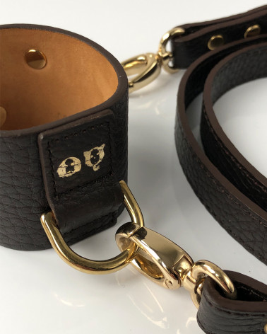 Entdecken Sie den neuen Trend: Hundeleine und Armband in einem.