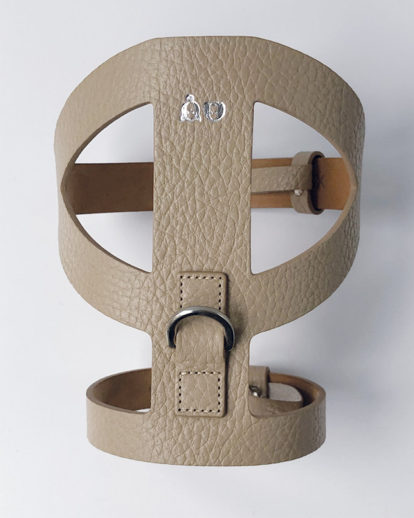 Comfortable dog harness in two colors.