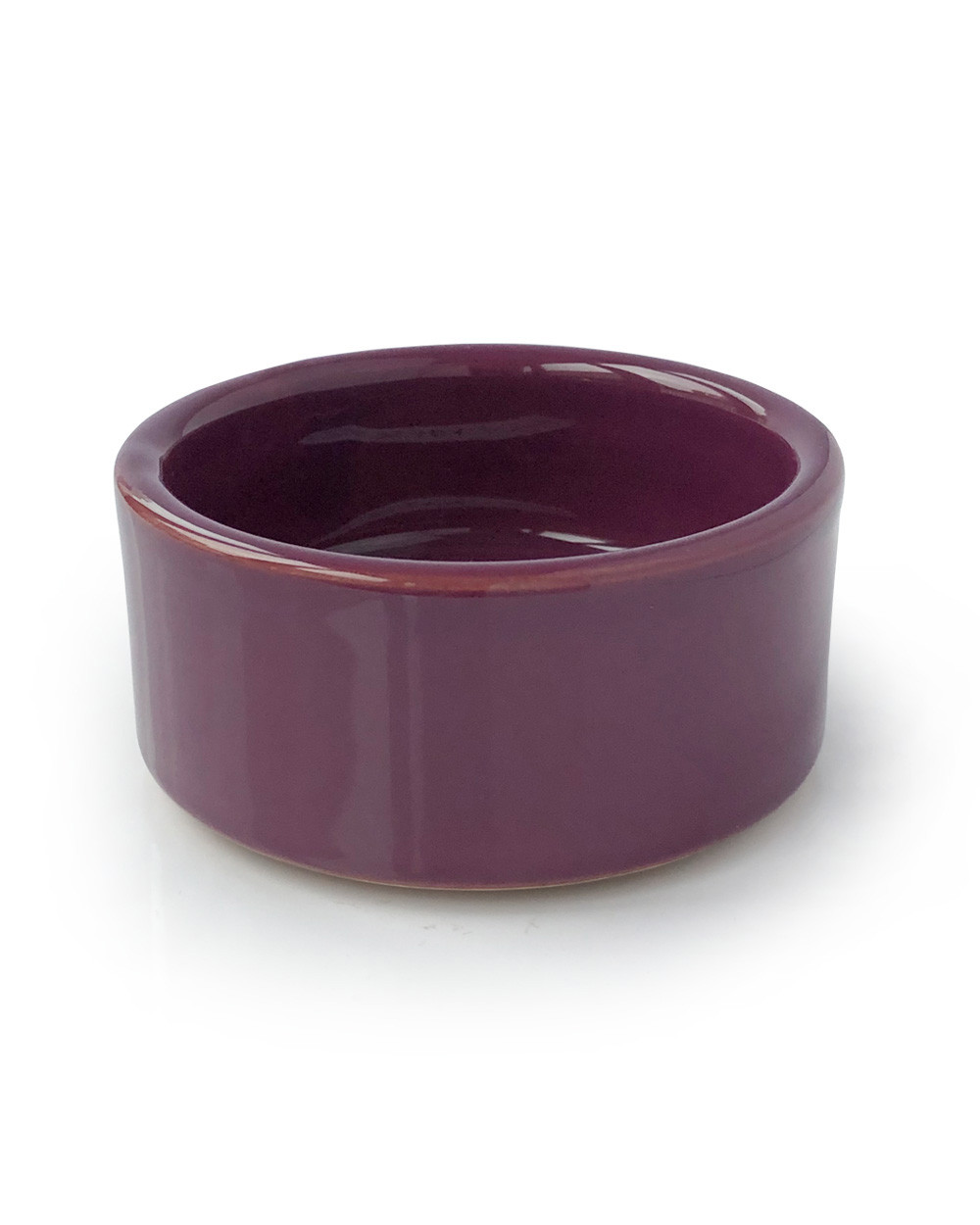 Elegant dog bowl in three exclusive colours.